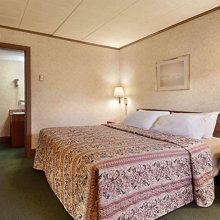 Aderi Hotel Near Bucknell University Lewisburg Room photo